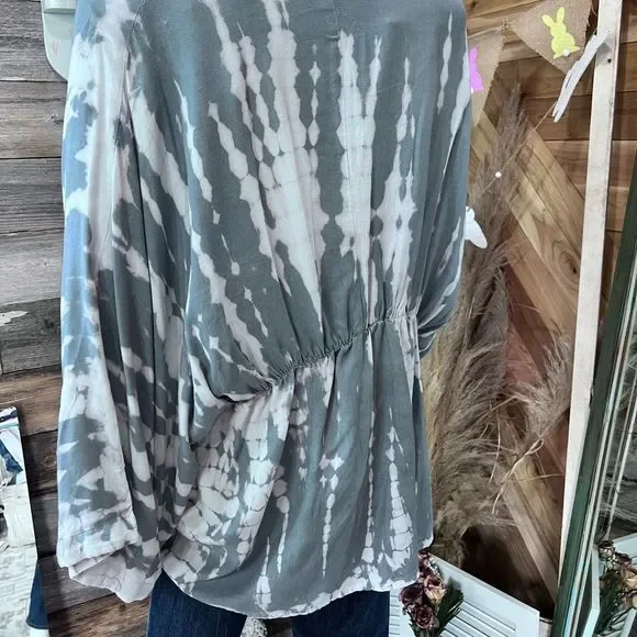 Sim & Sam S/M Tie Dye White/Gray Kimono - Picture 4 of 10